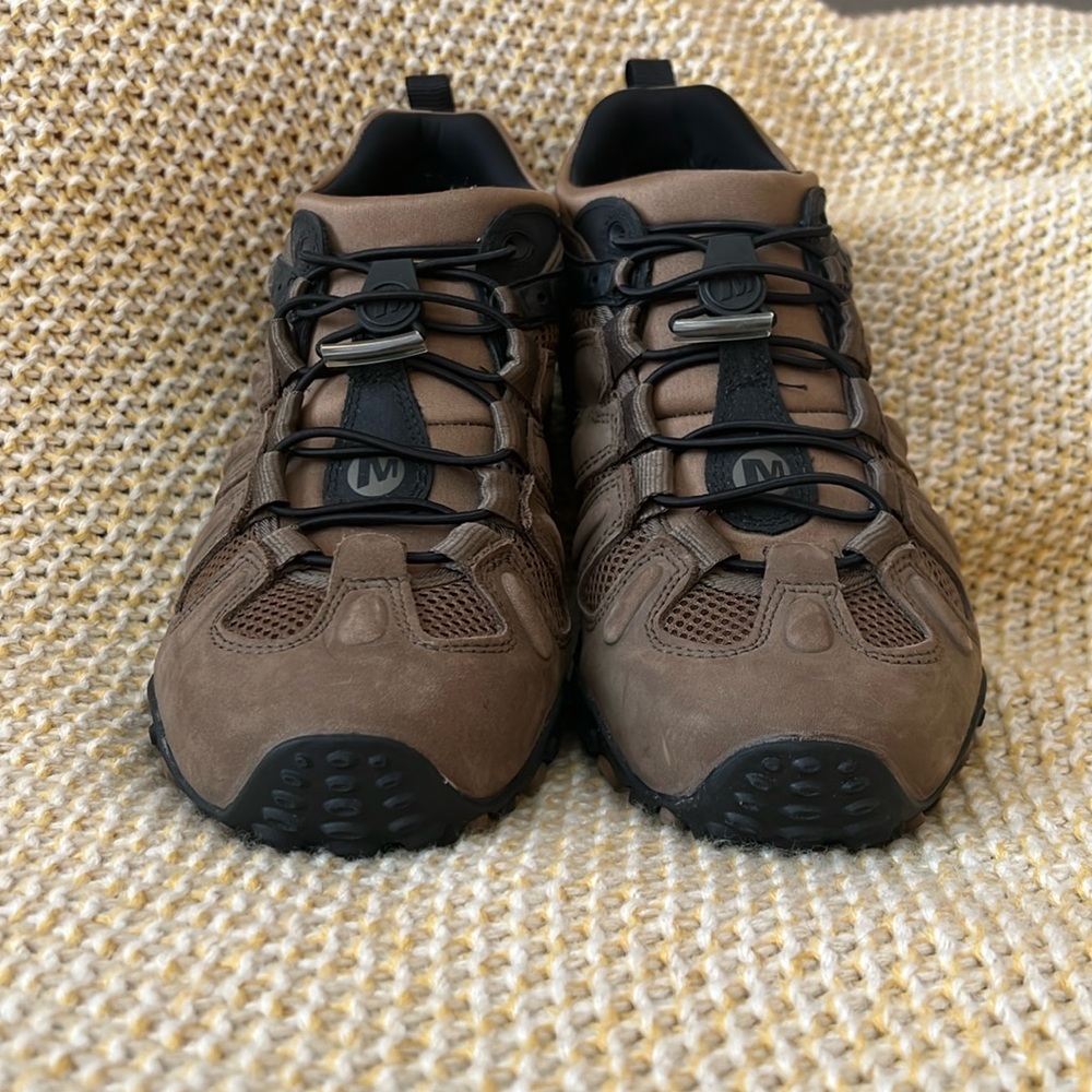 Mens US size 9 Merrell Waterproof Canteen Performance footwear